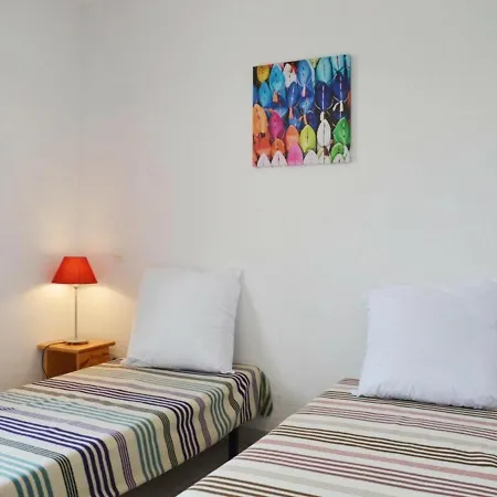 Holiday home Maison Familiale 4 Pieces Avec Mezzanine, Terrasse, A 300m De La - - Fr-1-229b-127